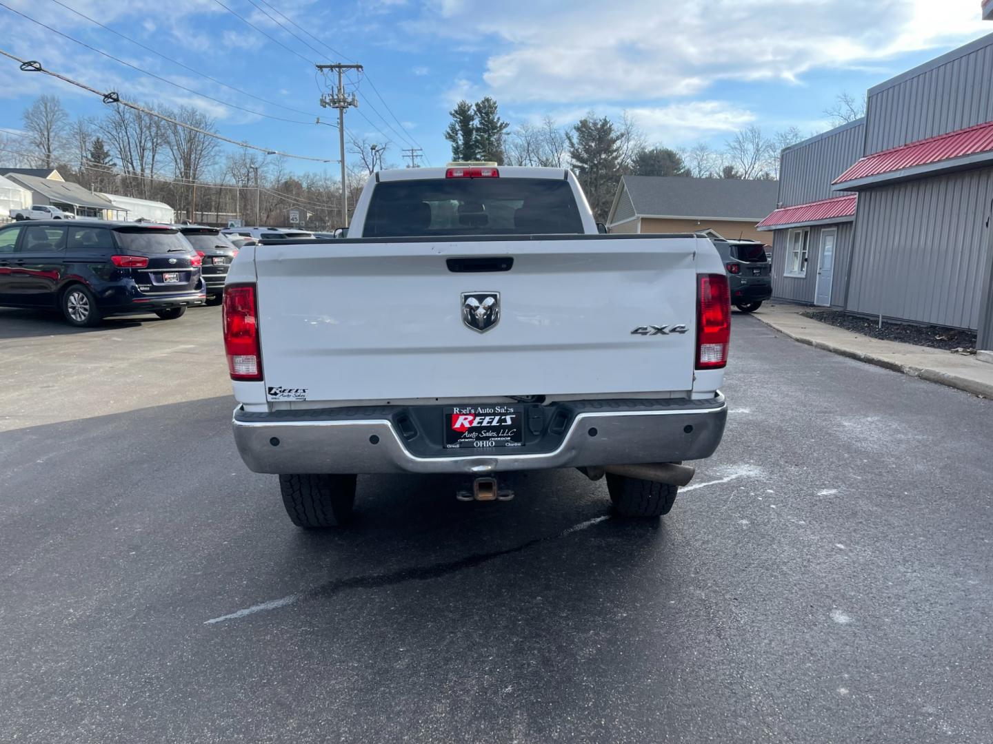 2018 White /Black RAM 3500 Tradesman Crew Cab 4WD (3C63R3GJ7JG) with an 6.4L V8 OHV 16V engine, 6A transmission, located at 11115 Chardon Rd. , Chardon, OH, 44024, (440) 214-9705, 41.580246, -81.241943 - Photo#10